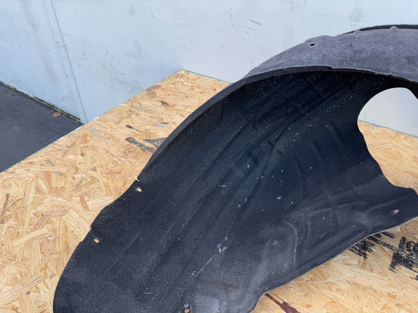 Bentley Flying Spur 2013-2018 REAR+LEFT Fender liner