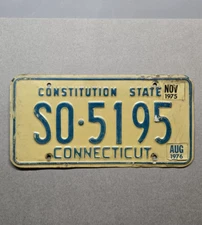 🐾 1974 CONNECTICUT "PASSENGER" LICENSE PLATE (SO-5195) W/75 & 76 RENEW. STKRS.