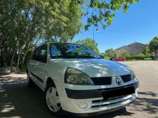 Renault Clio II Campus 1.2L - 4 Cv. essence 2005 - 85600 kms.