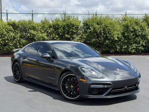 2017 Porsche Panamera TURBO