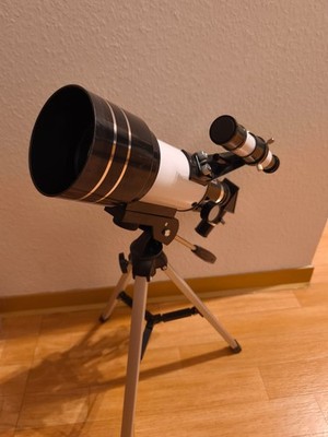 F30070M Astronomical Telescope with Tripod   Beginner Refractor Telescope
