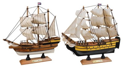 2 PCS Sailingstory 9.5 Inch Wooden Model Sailing Ship Sailboat Decor Set
