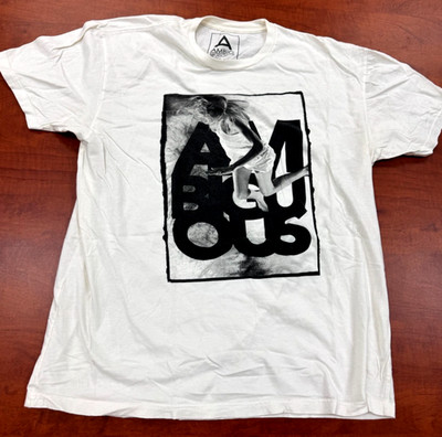 AMBIG pre owned Mens  Basic White Tee with black and Grey graphic  XL