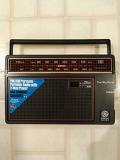 BRAND NEW NOS 1980s GENERAL ELECTRIC GE 7-2660 7-2660D AM/FM PORTABLE RADIO