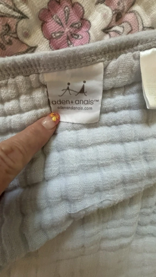 Aden + Anais Mandala Baby Blanket Pink White Medallion Print Muslin - Image 4 of 4