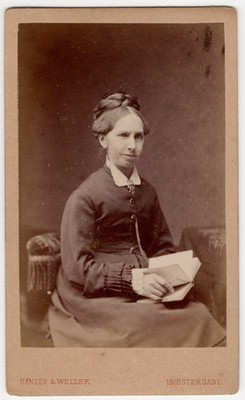 WOMAN HOLDING LETTER : HANSEN & WELLER : COPENHAGEN, DENMARK (CDV)