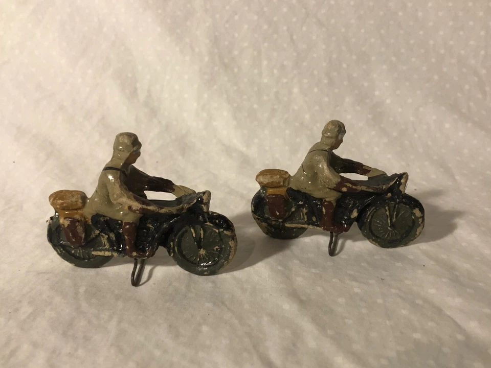 Par de soldados de composición de pilotos de despacho de motocicletas Elastolin H-43 Foto 4 de 4