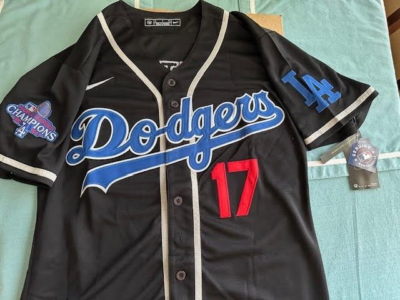 L A Dodgers N.L. MVP Shohei Ohtani #17World Series Champion