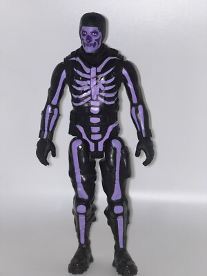 ゲームキャラクター FORTNITE SKULL TROOPER (Purple Glow) Fortnite Skull Trooper Purple Glow 12 Inch Action Figure Victory
