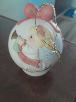 Precious Moments  ''Peace On Earth and Goodwill To All'' 2012 #131003