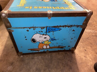 Damaged) Vintage Peanuts Toy Storage Chest Charlie Brown