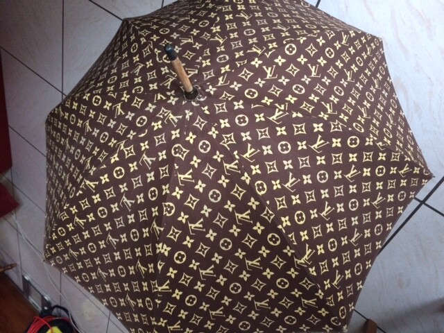 Vintage 1960s LOUIS VUITTON Wood Handle Cotton Fabric