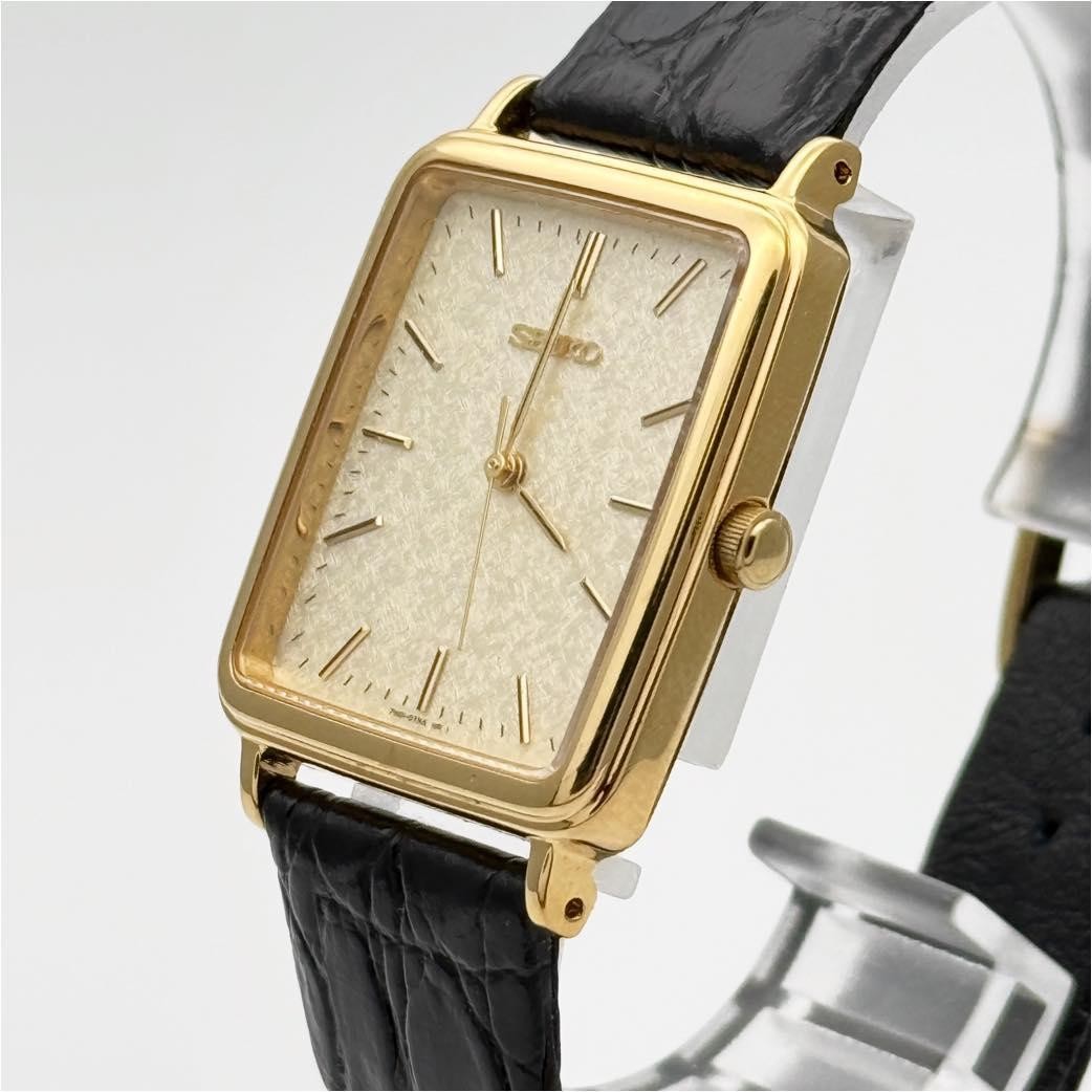 SEIKO 7N01-0FB0 Quartz Analog Gold Tone Black Strap in Hand Square