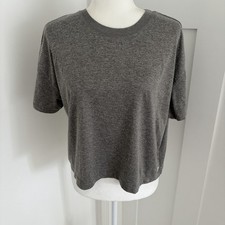 Vuori Women s Heather Gray Boxy Cropped Short Sleeve Tee Top Size M/L V2