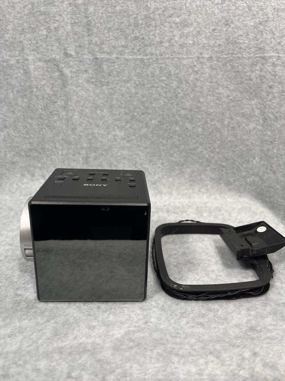 Sony ICF-C1PJ Projection Clock Radio AM/FM Dual Alarm Nature Sounds USB Adapter