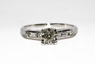 $7 800 Platinum 1.00CT Antique Art Deco Natural Diamond Cocktail Ring Authentic