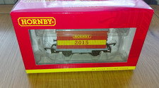 Hornby. R6717 2015 Conflat Container Wagon. Model Railway. Boxed. Rare. New.