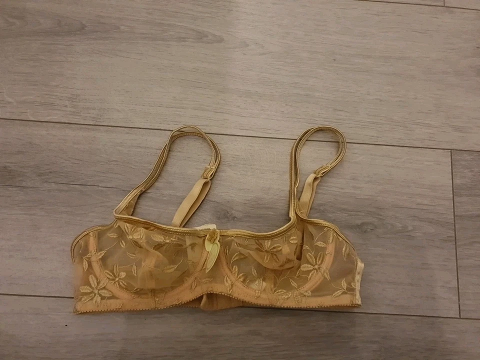 Nuevo con etiquetas Conjunto de sujetador y tanga vintage La Senza dorado Sophia bordado transparente talla 34D y 10 Foto 2 de 4