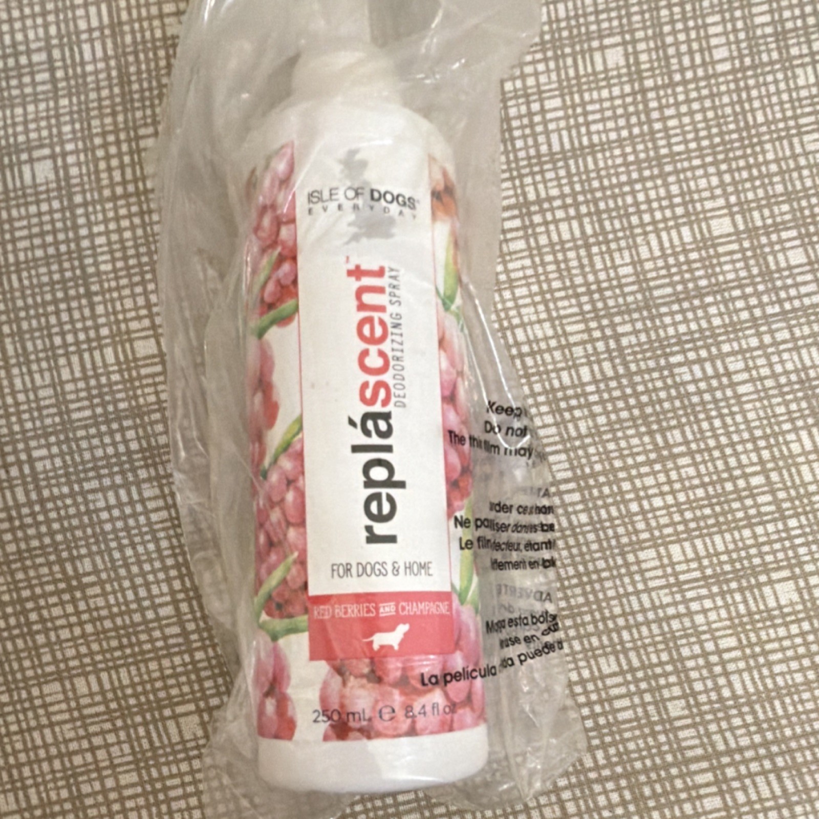 Isle of Dogs Repl&aacute;scent Deodorizing Spray Red Berries & Cha