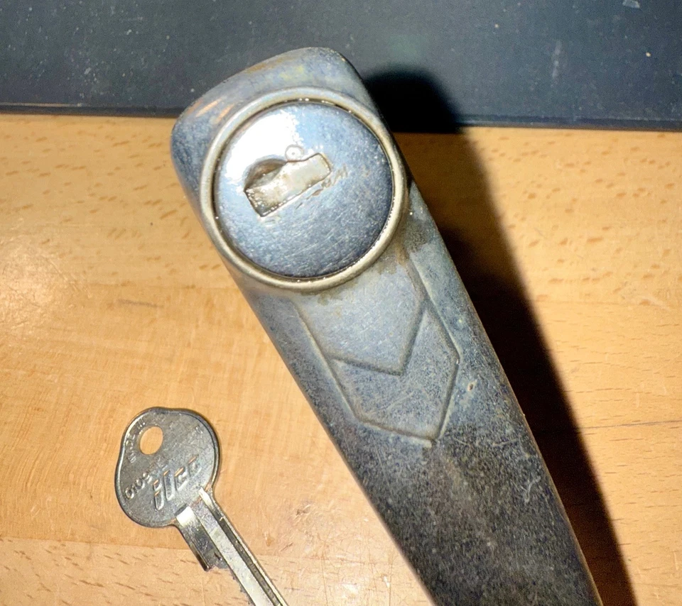 1938 1939 1940 Oldsmobile Buick Pontiac maletero trasero tapa bloqueo GM MANGO?? Foto 2 de 4