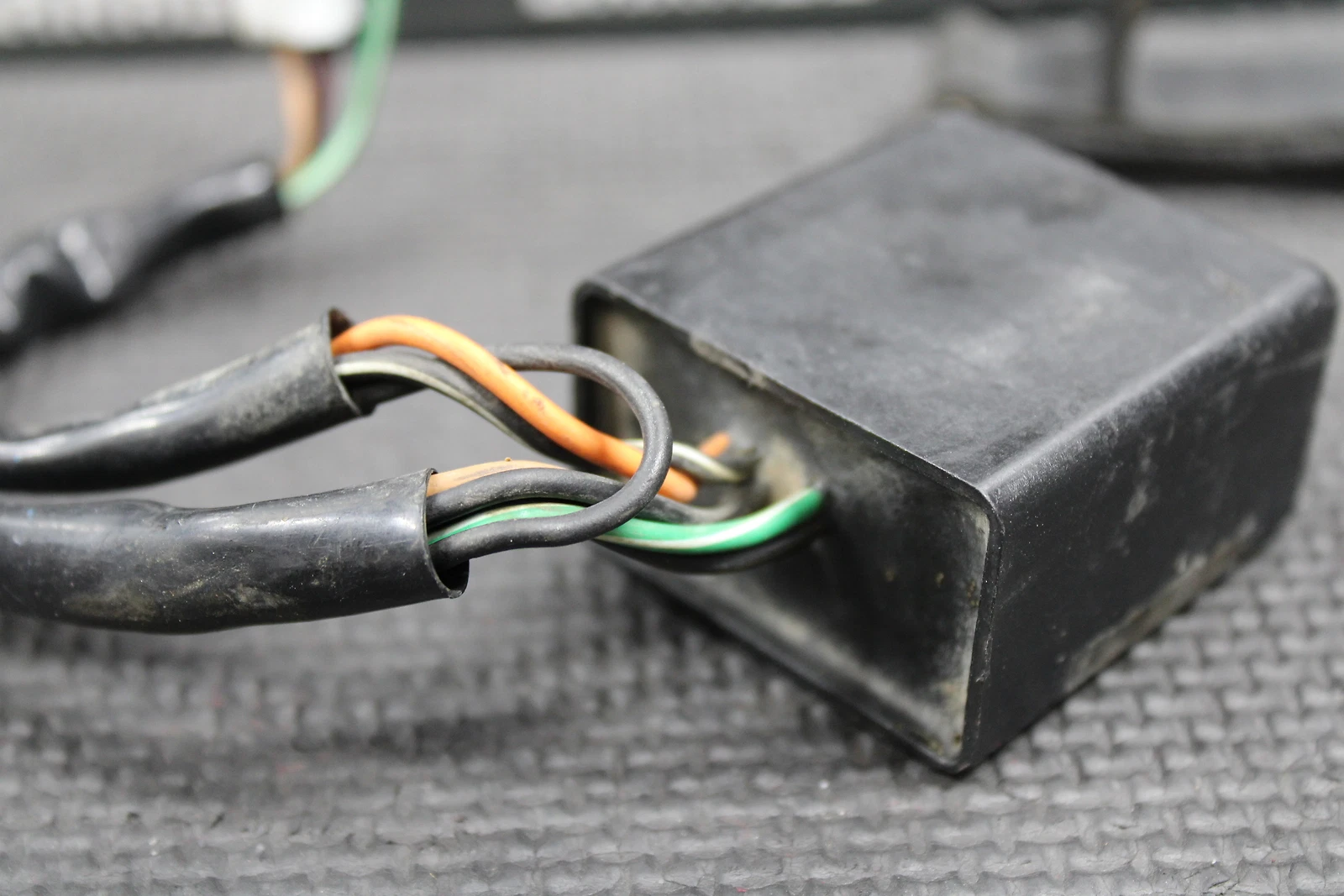 1993 YAMAHA YZ250 OEM ECU CDI COMPUTER CONTROLLER UNIT BLACK