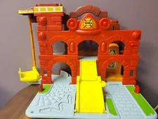 Tonka Hasbro Firehouse Fold Up Fire Station