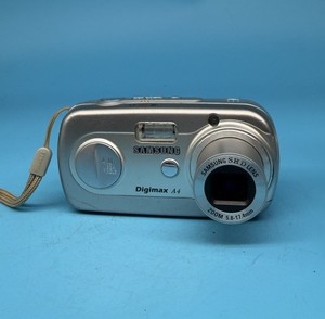 Samsung Digimax A4 4.0MP Digital Camera, Silver - Tested