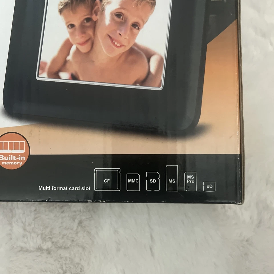 PF-A722BM Digital Photo Frame  7" frame  MP3 Music Holds 45 JPEG Pictures - Image 3 of 4