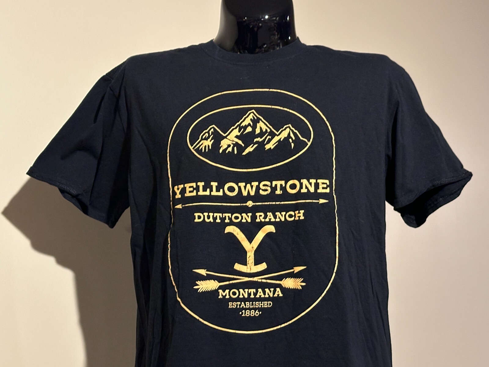 YELLOWSTONE official Dutton Ranch Paramount t-shi… - image 1