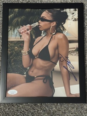 Lori Harvey Signed 8x10 JSA Autograph 