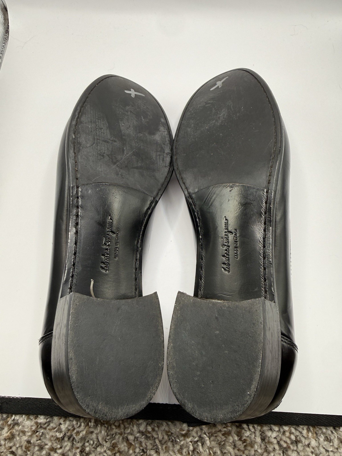 Salvatore Ferragamo Women Black & Gold Gancini Loafers Shoes Sz 8 MSRP $895