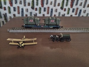 N Scale flatcar with WWI tanks and airplane with horse drawn supply wagon (UK)