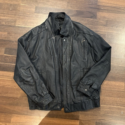 Schwarze Echt Lederjacke Herren  oversized Biker Stehkragen Taschen 