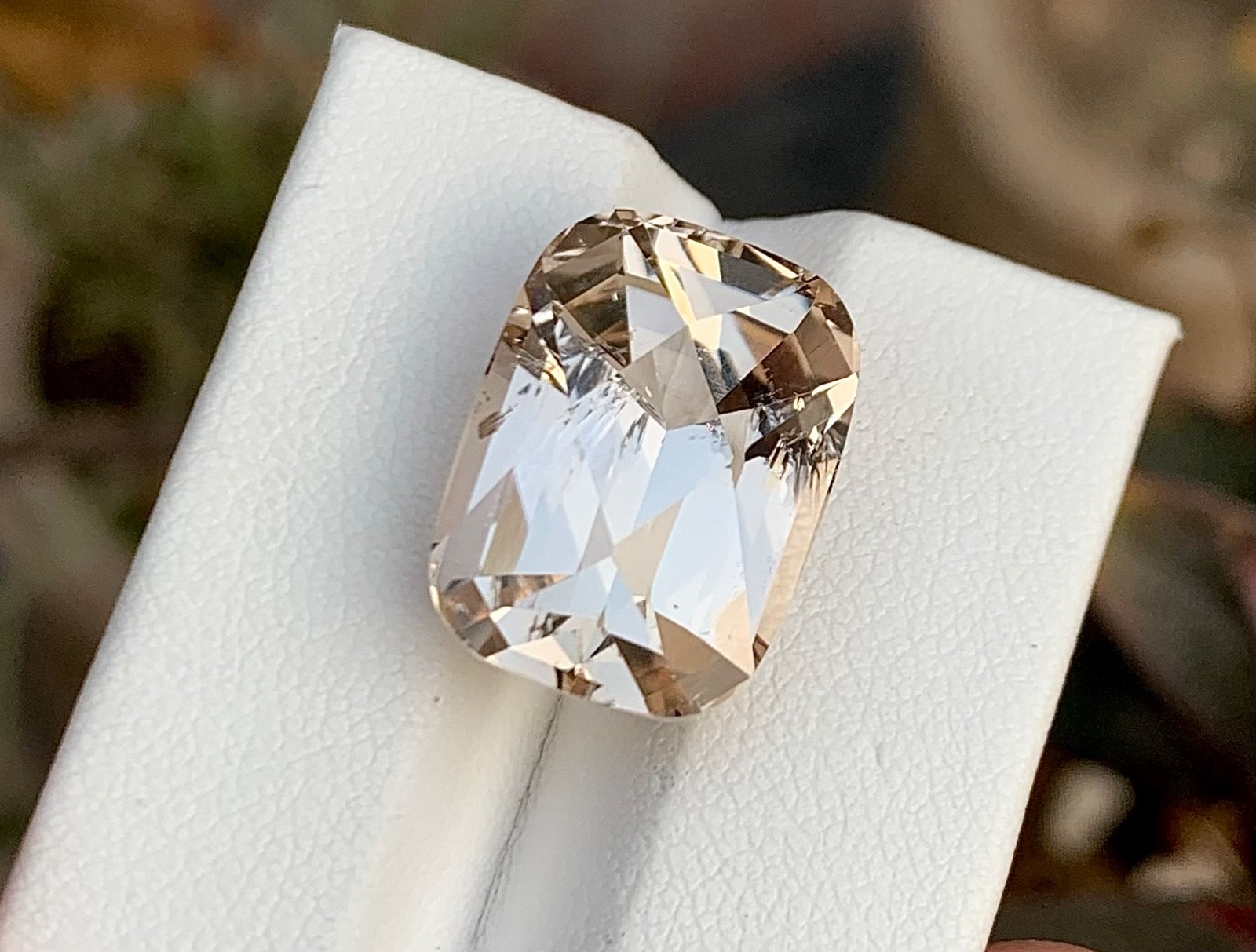 22.55 Carat Natural Topaz Loose gemstone From Pakistan