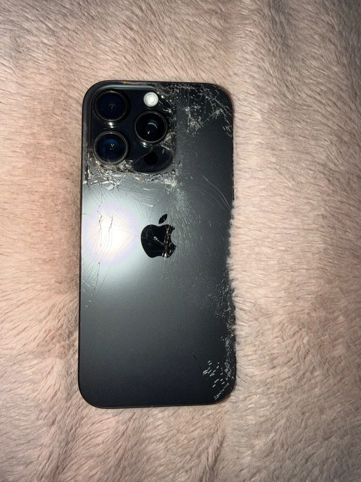 Apple iPhone 16 Pro · 128GB, photo 2 of 5