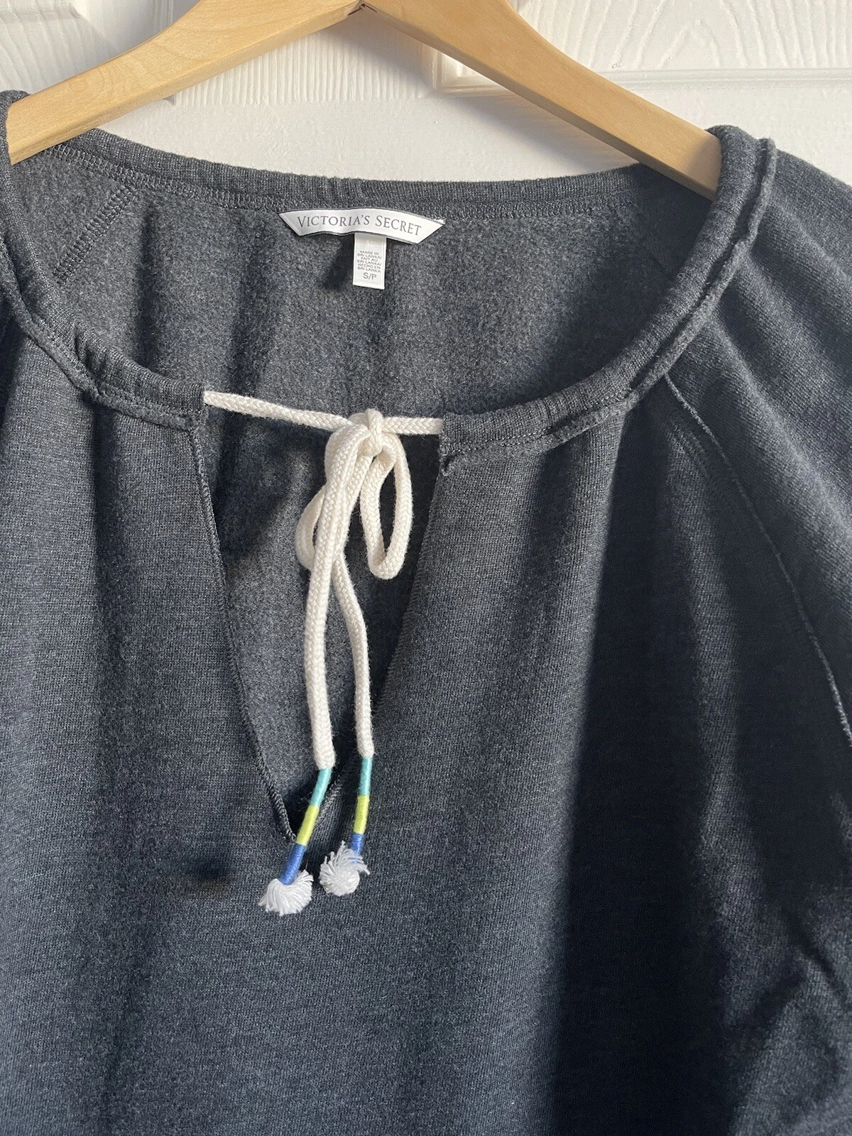 UNDERCOVER Victoria Secret Pullover Felpa S P Donna Pile Grigio Scollo a V Tasca Bassa