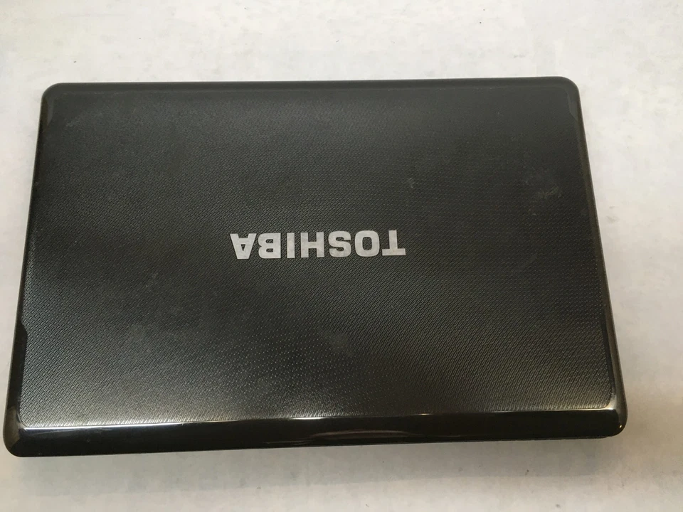 Toshiba Satellite A665-S5170 Laptop 15" Intel i3 1st Gen READ DESCRIPTION -AA - Image 3 of 4