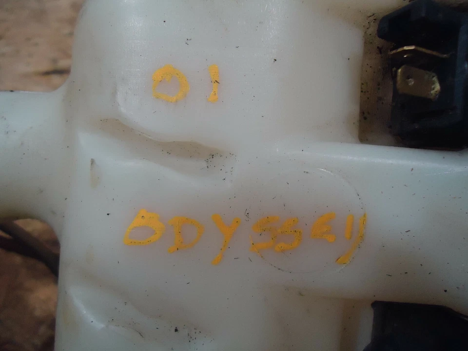 Honda Odyssey 2001 depósito de líquido para lavadora de parabrisas Foto 2 de 3