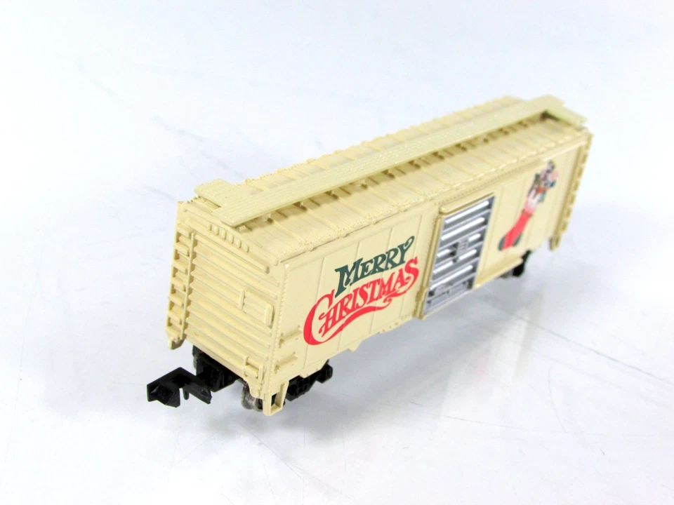 N Scale ***MERRY CHRISTMAS*** 40' Yuletide Special Box Car ------ Bachmann 24011 - Image 4 of 4