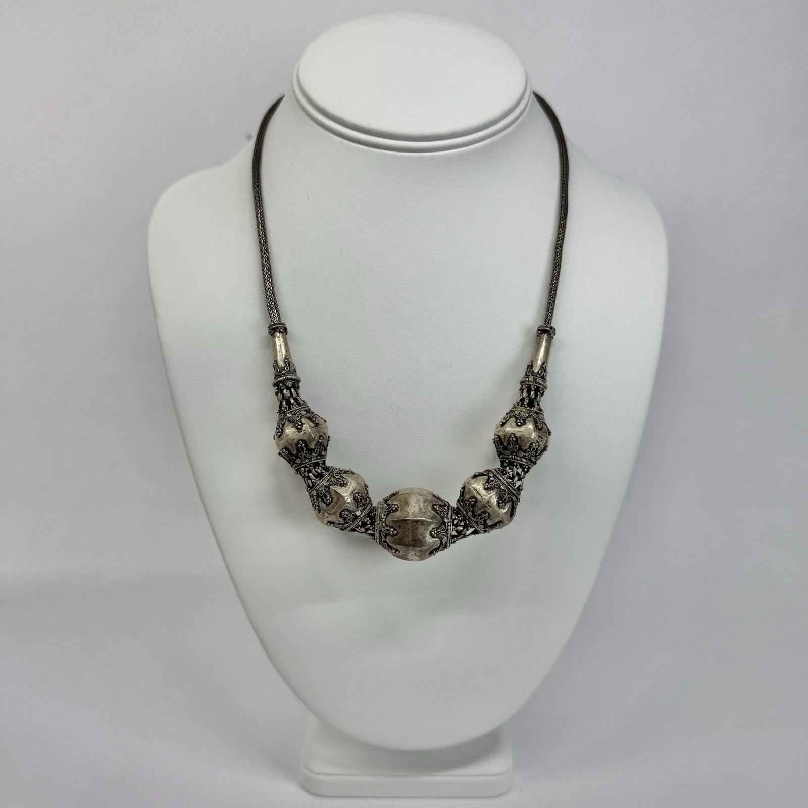 Sri Lankan Beaded Ornate Filigree Silver Tone Vintage Necklace Jewelry N562