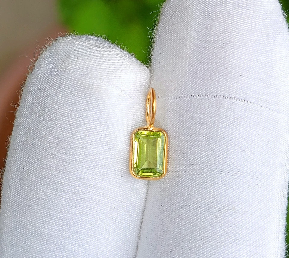 18k Solid Gold Charm Natural Peridot Gemstone Handmade Necklace Pendant - Image 2 of 4