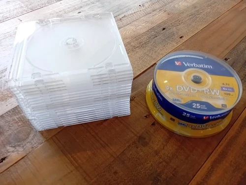 Verbatim Non-Printable 4.7GB 4x DVD+RW Discs & Empty, Plastic, Single DVD Cases