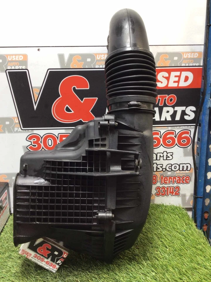 ✅ 2015 DODGE CHARGER Air Cleaner Intake Box OEM V8 6.4L - Image 4 of 4