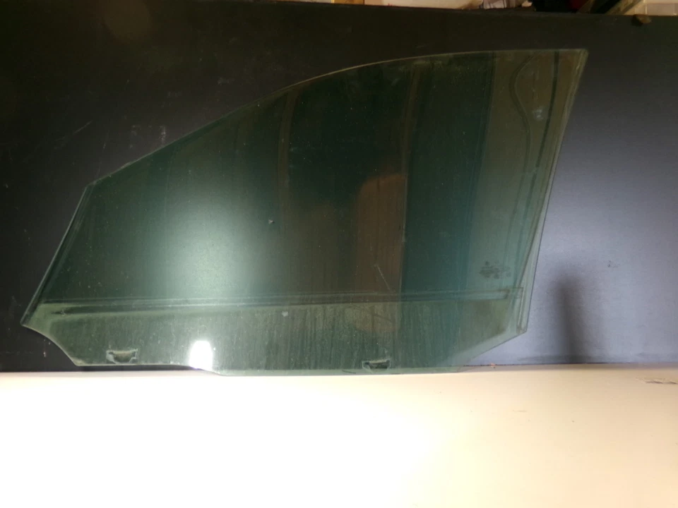 Front Right Door Window Glass 43R-001582 08-14 Mercedes Benz W204 C300 C350 - Image 2 of 4