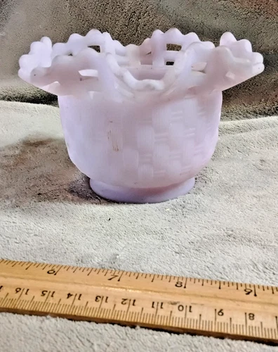 Scarce Fenton Lavender satin lace edge  bowl,  no reserve