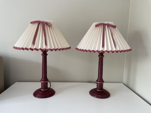 Pair Vintage Table Bedside Lamps Column Base Faux Wine Marble Pleated Bow Shades - Afbeelding 1 van 16