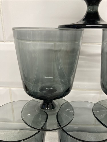 Occhiali IKEA grigio scuro X6 - Bicchieri da vino/succo grossi IKEA - In perfette condizioni - Foto 3 di 8