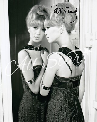 PATTIE BOYD - British Model 1960's Signed Photograph 02 (SCHT) | eBay