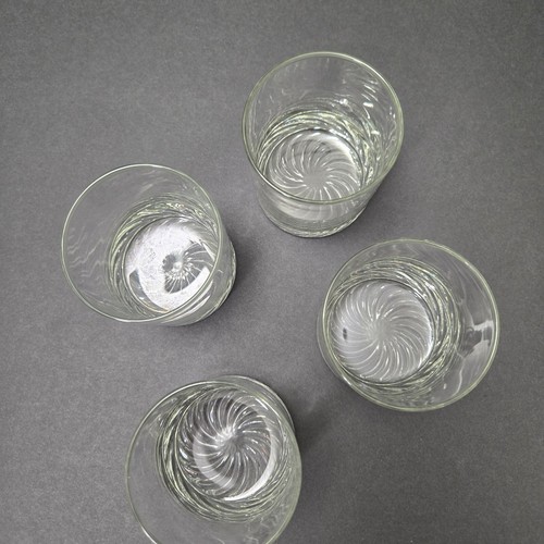 Vintage Set of 4 Heavy Clear Swirl Bottom Tumbler Rock Glasses Whisky Glasses - Picture 4 of 11