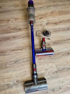 Dyson V11 Absolute Stick Vacuum Cleaner (for spares or repair)